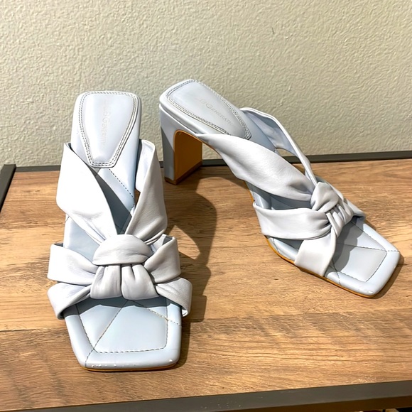 BCBG baby blue heels, size 9 gently worn once - Picture 2 of 4